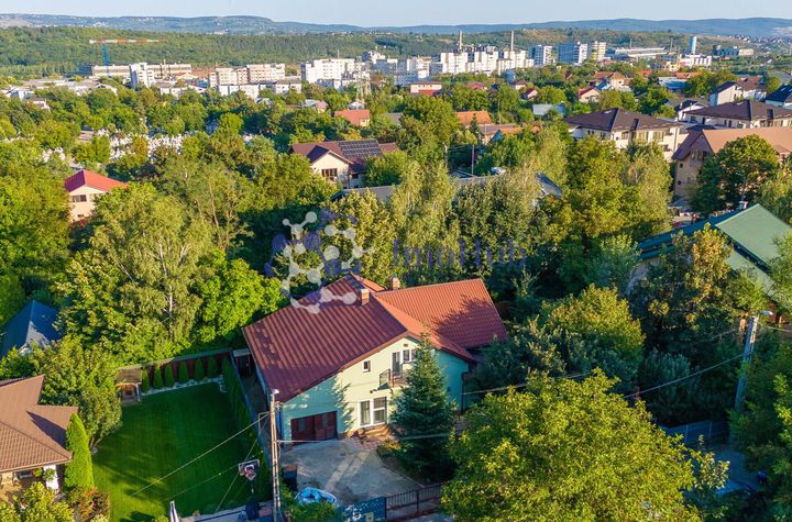 Casa cu 4 camere, 650 mp teren, Iasi anunturi imobiliare Iasi