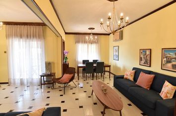 Apartament 95 mp, etaj 3, în centrul Kavala anunturi imobiliare Grecia
