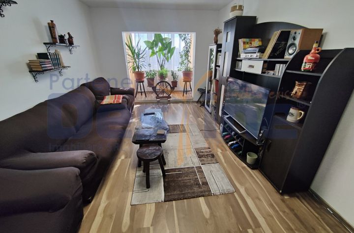 Apartament 4 camere de vanzare LUNCA CETATUII - Iasi anunturi imobiliare Iasi