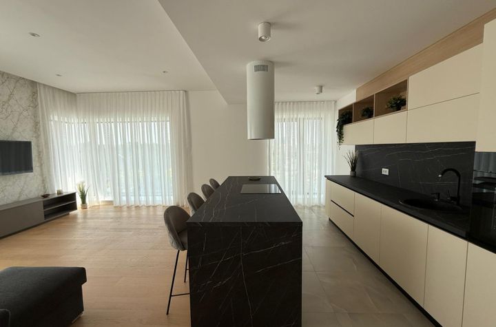 Apartament 4 camere de vanzare BARBU VACARESCU - Bucuresti anunturi imobiliare Bucuresti