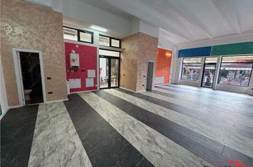 Spațiu comercial de inchiriat ULTRACENTRAL - Vrancea anunturi imobiliare Vrancea