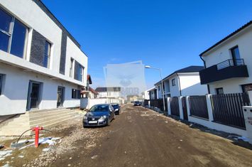 Casă - 4 camere de vanzare CALEA CISNADIEI - Sibiu anunturi imobiliare Sibiu