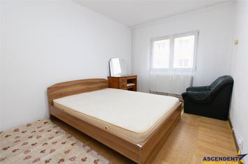 Apartament 3 camere de vanzare TRACTORUL - Brasov anunturi imobiliare Brasov