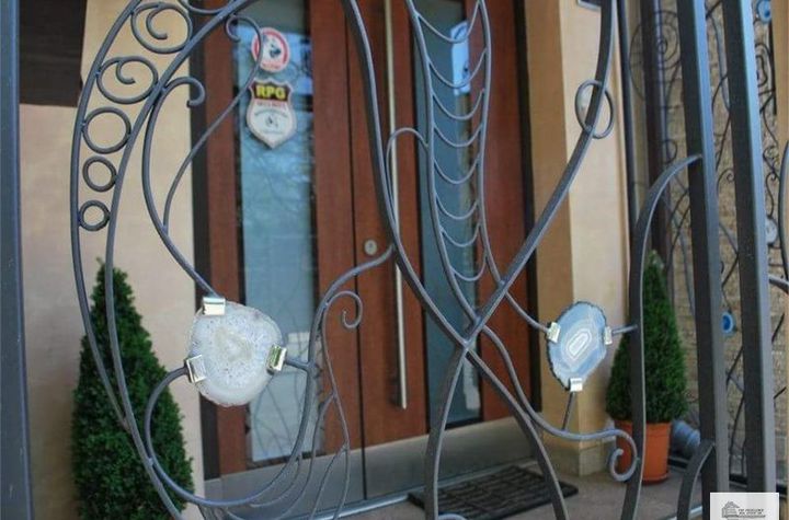 Casă - 9 camere de vanzare BABA NOVAC - Bucuresti anunturi imobiliare Bucuresti