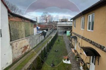 Apartament spațios-3 camere-la curte în Turnișor-Inchiriere anunturi imobiliare Sibiu