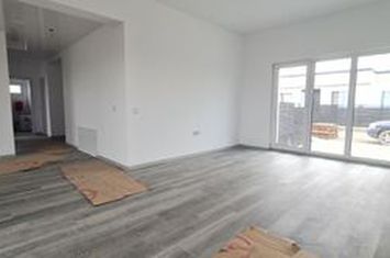 Casa 4 camere un nivel finalizata intabulata cartier Izvor Tarlungeni anunturi imobiliare Brasov