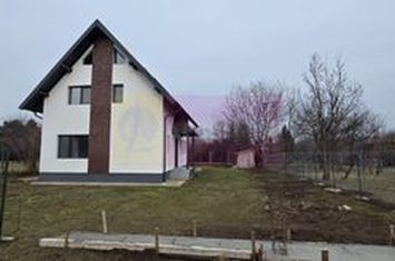 Vila de vanzare cu 4 camere in Brebu anunturi imobiliare Prahova