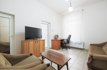 Apartament cu o cameră, Ideal pentru tineri, Piața Catedralei, Arad. anunturi imobiliare Arad