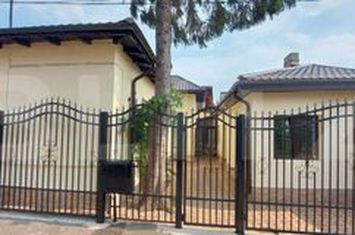 Casă - 4 camere de vanzare PLOIESTI - Prahova anunturi imobiliare Prahova