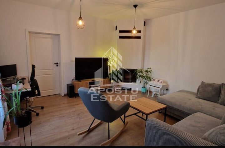 Apartament la casa cu curte comuna zona Piata Maria anunturi imobiliare Timis