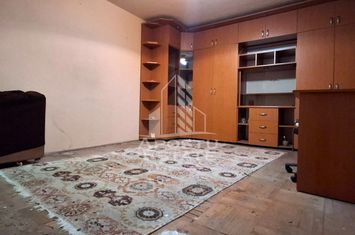 Apartament spatios, cu 2 camere decomandat anunturi imobiliare Arad