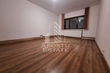 Apartament cu 3 camere, 92 mp contruiti, Banu Maracine anunturi imobiliare Arad