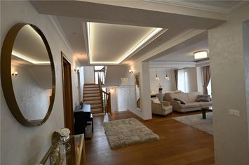 Casă - 7 camere de vanzare EXTERIOR NORD - Suceava anunturi imobiliare Suceava