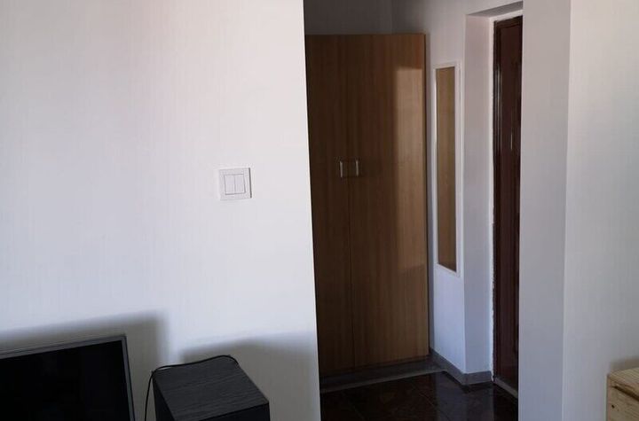 Apartament 2 camere Calea Mosilor, 5 minute metroul Obor ,an 1981 anunturi imobiliare Bucuresti
