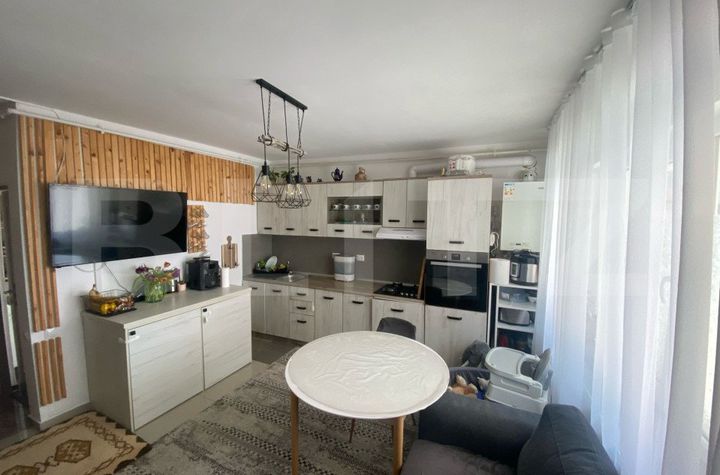 Apartament 3 camere de vanzare FLORESTI - Cluj anunturi imobiliare Cluj