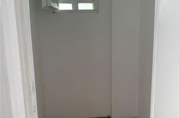 Apartament 4 camere de vanzare TRACTORUL - Brasov anunturi imobiliare Brasov