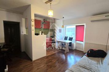 Apartament cu 3 camere, centrala proprie, zona Aradului anunturi imobiliare Timis