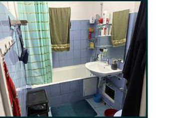 Apartament 2 camere Calea Vitan , decomandat, etaj 3/4 anunturi imobiliare Bucuresti
