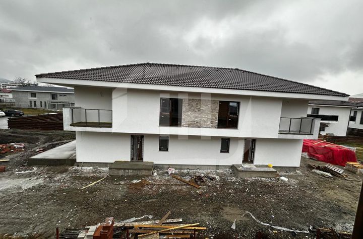 Vilă - 4 camere de vanzare FLORESTI - Cluj anunturi imobiliare Cluj