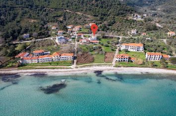Clădire 200 mp cu 6 studiouri, la 100 metri de mare anunturi imobiliare Grecia