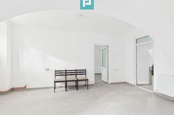Apartament trei camere strada Cozia anunturi imobiliare Arad