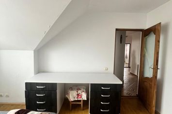 Apartament 4 camere de vanzare RADAUTI - Suceava anunturi imobiliare Suceava