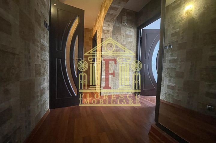 Apartament cu 4 camere , 3 balcoane si 2 bai ! anunturi imobiliare Iasi