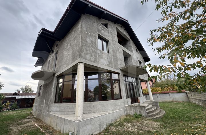 Vilă - 6 camere de inchiriat TARGU-JIU - Gorj anunturi imobiliare Gorj
