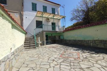 Casă 3 niveluri, 180 mp, teren 113 mp — Pentapoli anunturi imobiliare Grecia