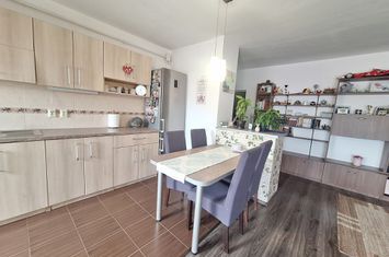 0% comision, 2 camere, strada Florilor, cu parcare, etaj 3/4, Floresti anunturi imobiliare Cluj