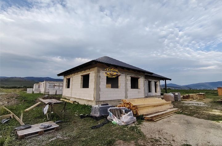 Casă - 4 camere de vanzare LAZAREA - Harghita anunturi imobiliare Harghita