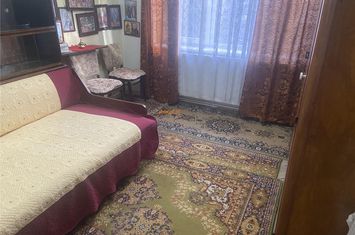Apartament 3 camere de vanzare GARA - Vrancea anunturi imobiliare Vrancea