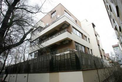 Udrea şi-a vândut în pierdere un bloc