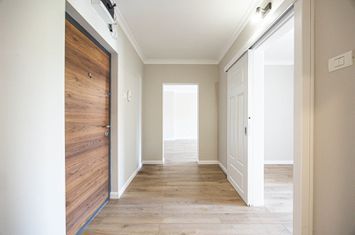 Apartament ultrafinisat cu 2 camere decomandat pe Closca Comision 0 anunturi imobiliare Arad