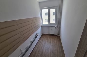 Apartament 3 camere de vanzare CENTRAL - Bacau anunturi imobiliare Bacau