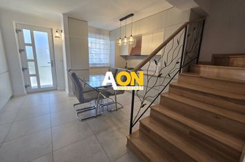Casa 3 Camere Zona Centru, Complet Renovata si Mobilata anunturi imobiliare Alba