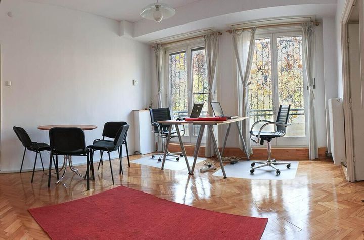 Vanzare apartament 2 camere hochparter boxa Palatul Cotroceni anunturi imobiliare Bucuresti