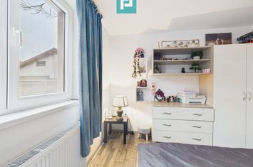 Două case pe un teren generos în Ghiroda anunturi imobiliare Timis