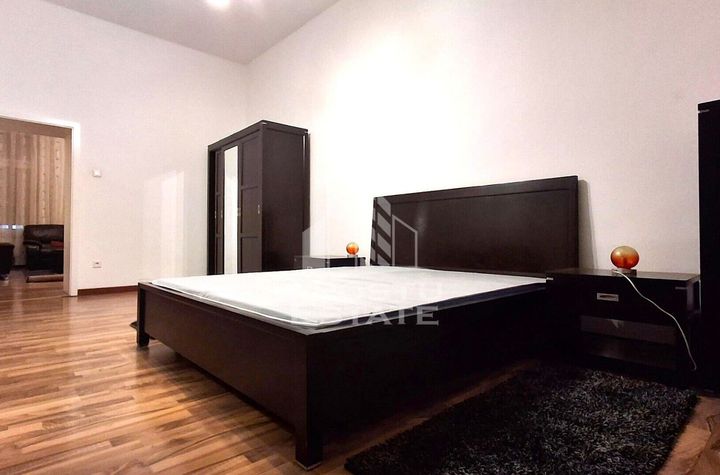 Apartament 2 camere Ultracentral Etaj 1, cu Garaj anunturi imobiliare Arad