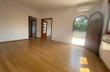 Inchiriere apartament cinci camere doua terase Cotroceni metrou Eroilor anunturi imobiliare Bucuresti