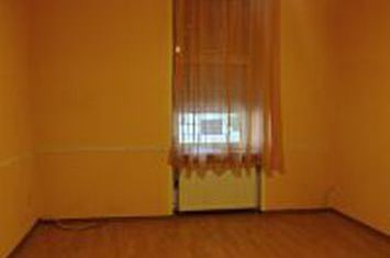 Apartament la casă cu front stradal,  str. M. Eminescu. 119 900 E. anunturi imobiliare Bihor