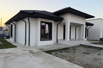 Casă - 4 camere de vanzare MALU MARE - Dolj anunturi imobiliare Dolj
