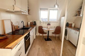 Apartament cu 2 camere de vanzare, Bld Decebal, Oradea anunturi imobiliare Bihor