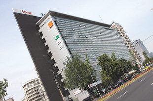 Proprietarii Europe House incearca sa atraga si chiriasi mici pentru a umple spatiile goale lasate de Oracle