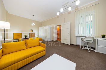 CENTRUL ISTORIC | Garsoniera de Inchiriat | 35 mp | Muresenilor anunturi imobiliare Brasov