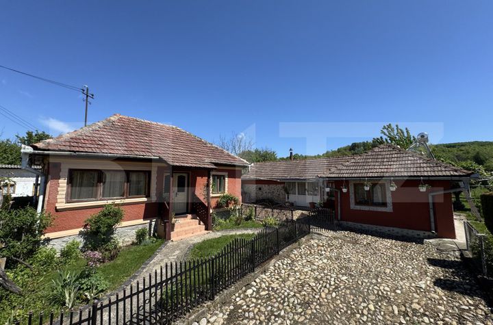 Casă - 4 camere de vanzare TARGU-JIU - Gorj anunturi imobiliare Gorj