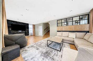 Vilă exclusivistă la intrare în Făget | 1000 mp teren | Panoramă spect anunturi imobiliare Cluj