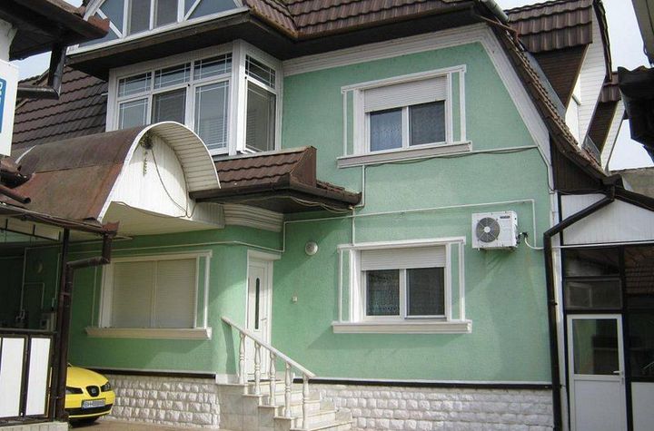 Vilă - 11 camere de vanzare IOSIA - Bihor anunturi imobiliare Bihor