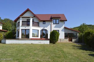 Casă 4 cam de vânzare Arges - Stefanesti