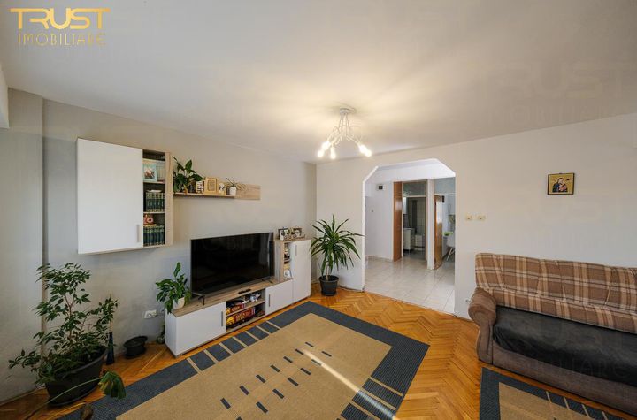 Apartament 4 camere de vanzare MANASTUR  - Cluj anunturi imobiliare Cluj
